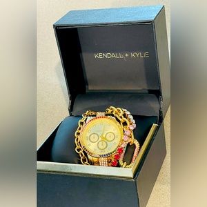 💕 Kendall + Kvlie💕 Women's
Gold-Tone Metal Bracelet Crystal Analog Watch